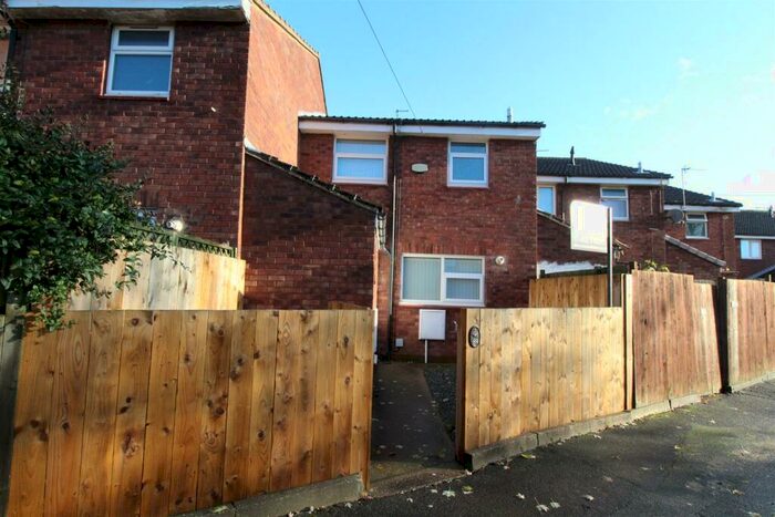 3 Bedroom House To Rent In Curlew Close, Bransholme, Hull, HU7