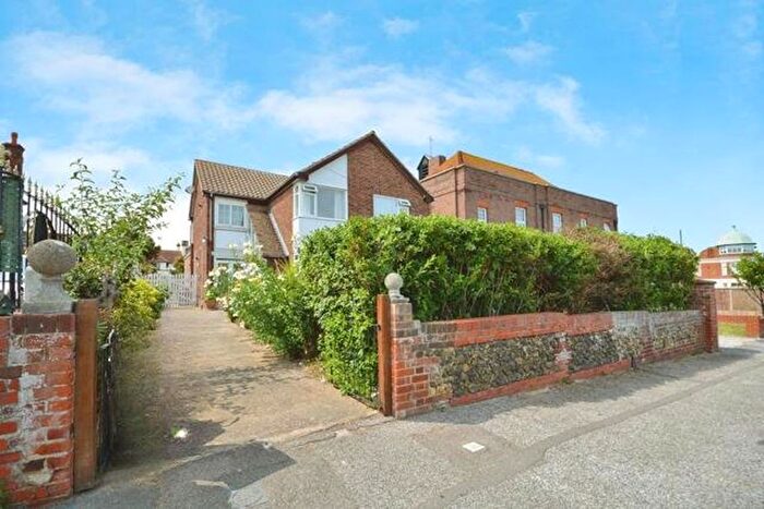 2 Bedroom Flat To Rent In Devonshire Gardens, Margate, CT9