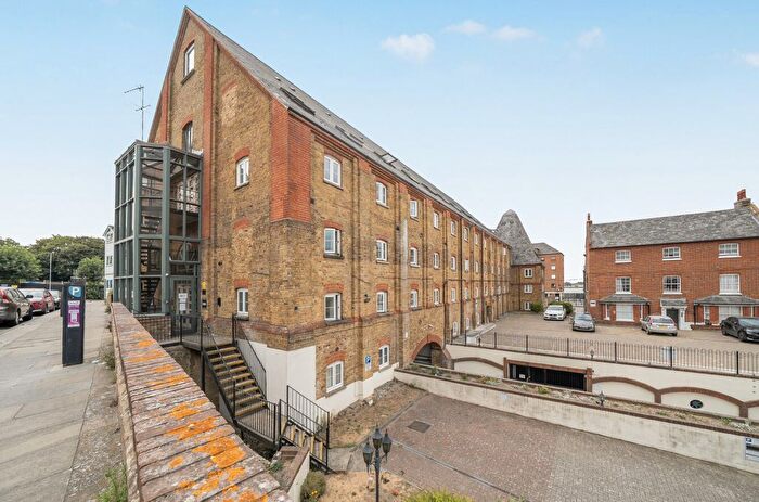 1 Bedroom Flat To Rent In The Maltings, Clifton Road, Gravesend, Kent, DA11