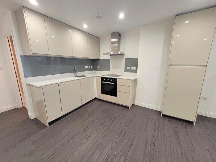 1 Bedroom Apartment To Rent In High Street, Slough, SL1