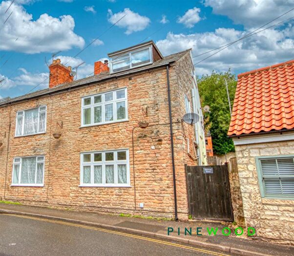4 Bedroom End Of Terrace House For Sale In Portland Street, Whitwell, Worksop, S80