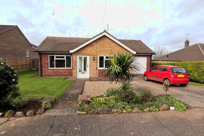 2 Bedroom Detached Bungalow For Sale In Crossfield Road, Navenby, LN5