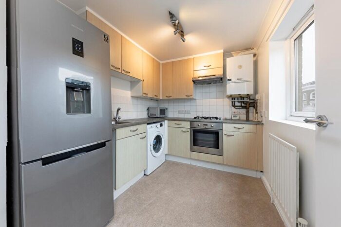 2 Bedroom Apartment To Rent In Essex Road, London, N1