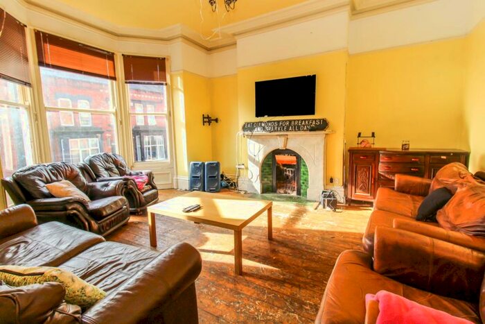 8 Bedroom Terraced House To Rent In Regent Park Terrace, Leeds, LS6