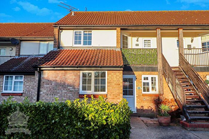 2 Bedroom Maisonette To Rent In Moat Rise, Rayleigh, SS6