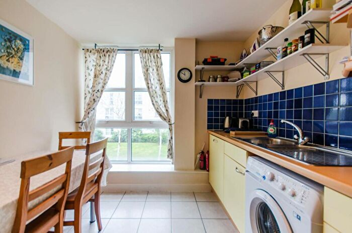 1 Bedroom Flat To Rent In Barrier Point Road, Royal Docks, London, E16