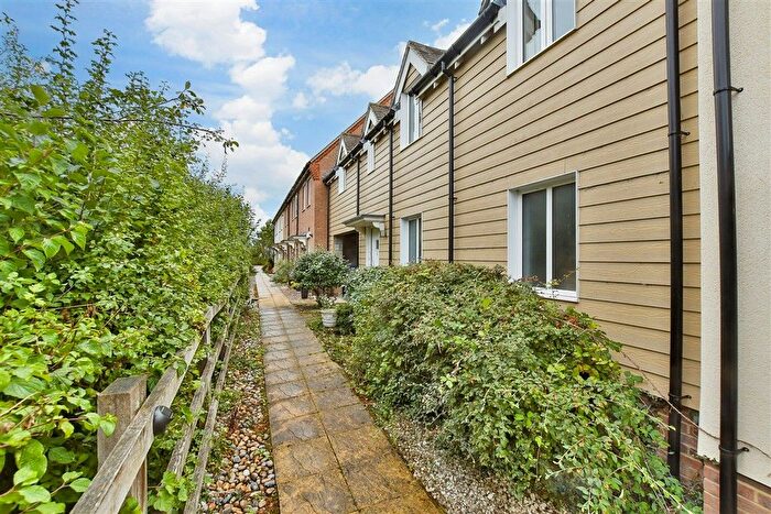 2 Bedroom Coach House For Sale In Bewick Walk, Iwade, Sittingbourne, Kent, ME9