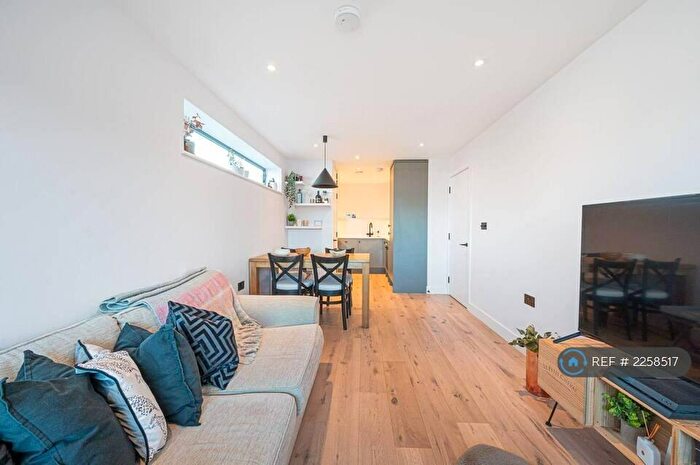 1 Bedroom Flat To Rent In London, London, N20