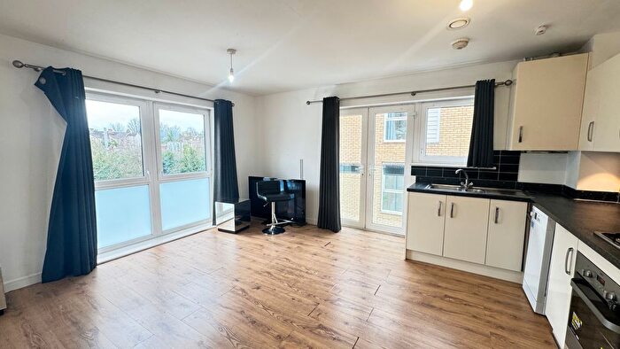 2 Bedroom Flat To Rent In Temple Hill, Dartford, DA1