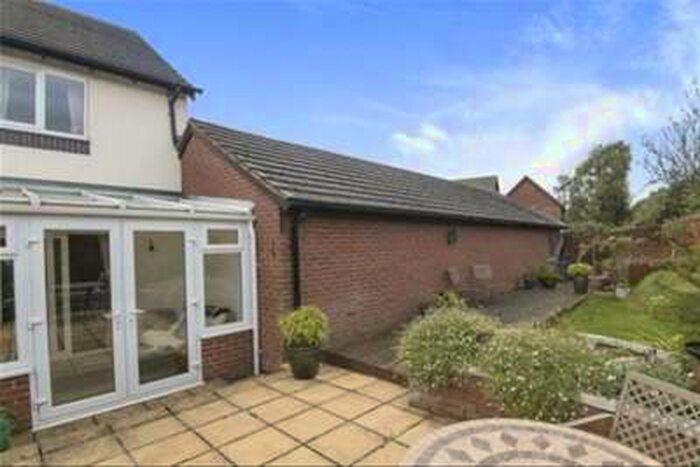 2 Bedroom Flat To Rent In Membury Close, Exeter, EX1