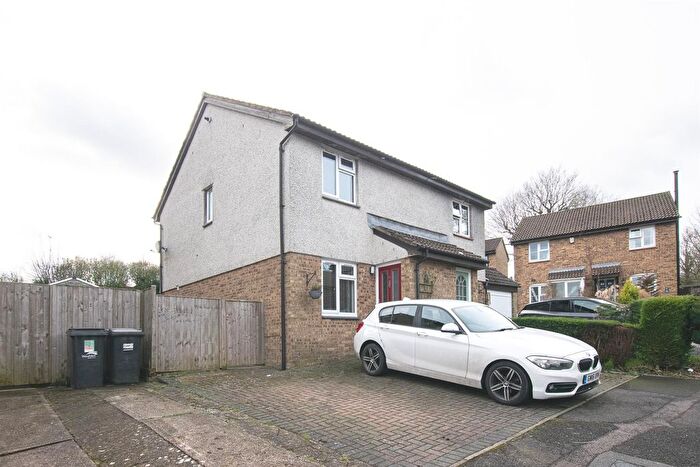3 Bedroom Property To Rent In Rockington Way, Crowborough, TN6