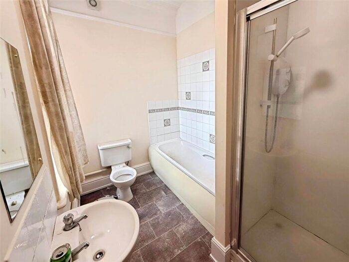 1 Bedroom Flat To Rent In London Road, Portsmouth, Hampshire, PO2