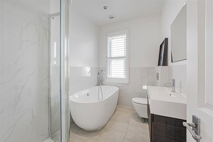 3 Bedroom Terraced House For Sale In Clarence Road, London, SW19