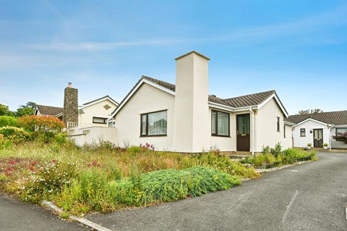 3 Bedroom Detached Bungalow For Sale In Keevil Avenue, Calne, SN11