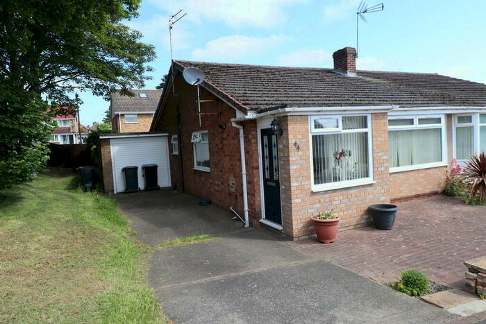 2 Bedroom Semi-Detached Bungalow To Rent In Grasmere Road, Chester Le Street, DH2