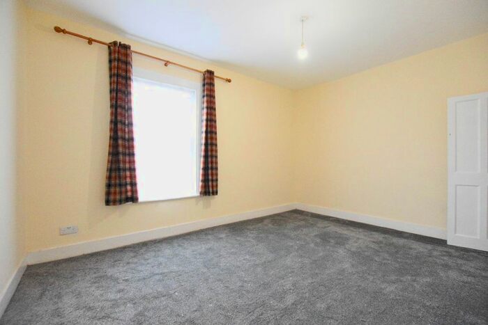 3 Bedroom Terraced House To Rent In Davis Street, London E13