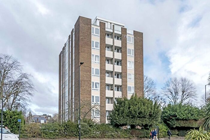 2 Bedroom Flat To Rent In Greenlaw Court, Mount Park Road, London, W5