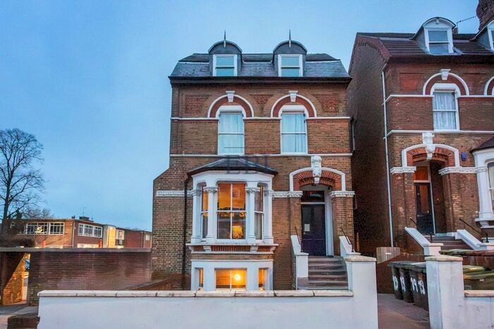 2 Bedroom Flat To Rent In Pepys Road, New Cross, SE14