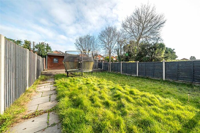 3 Bedroom Semi-Detached House For Sale In Worplesdon Road, Guildford, Surrey, GU2