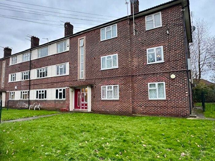 2 Bedroom Apartment To Rent In Wardle Close, Manchester, M32