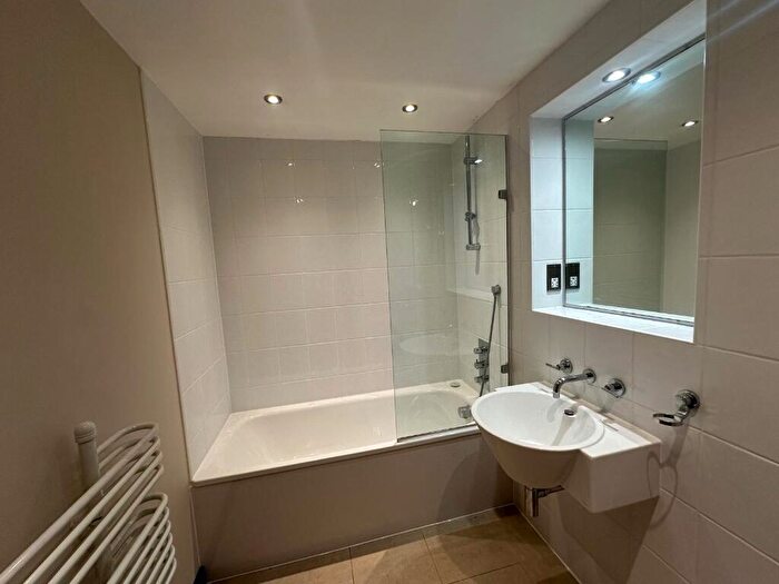 2 Bedroom Apartment To Rent In Great George Street, Leeds, West Yorkshire, LS1