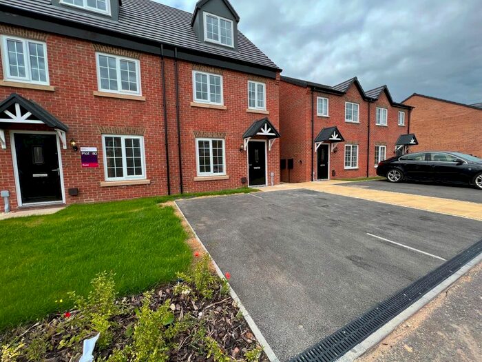 3 Bedroom Semi-Detached House To Rent In Riverside Lane, Doncaster, DN2