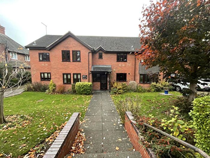 2 Bedroom Flat For Sale In Carisbrooke Court, Stoneygate, LE2