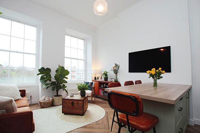 2 Bedroom Flat To Rent In Bellevue - Clifton, BS8
