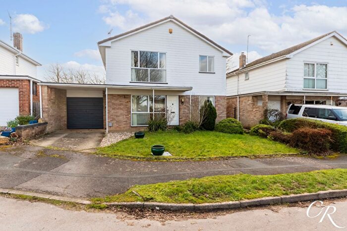 4 Bedroom Link Detached House For Sale In Carisbrooke Drive, Charlton Kings, GL52
