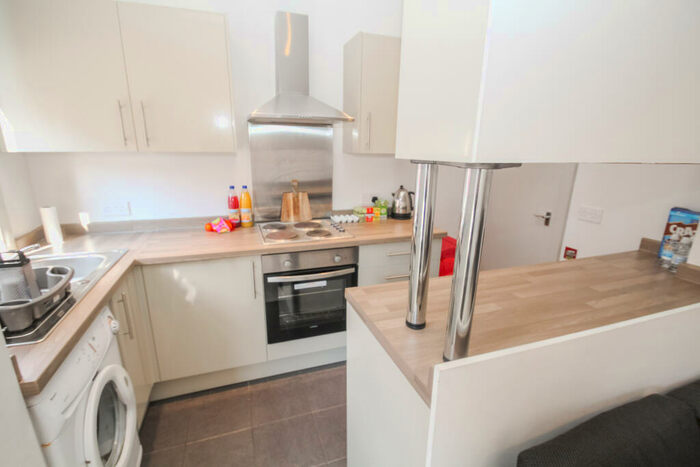 3 Bedroom End Of Terrace House To Rent In Thornville Avenue, Hyde Park, Leeds, LS6