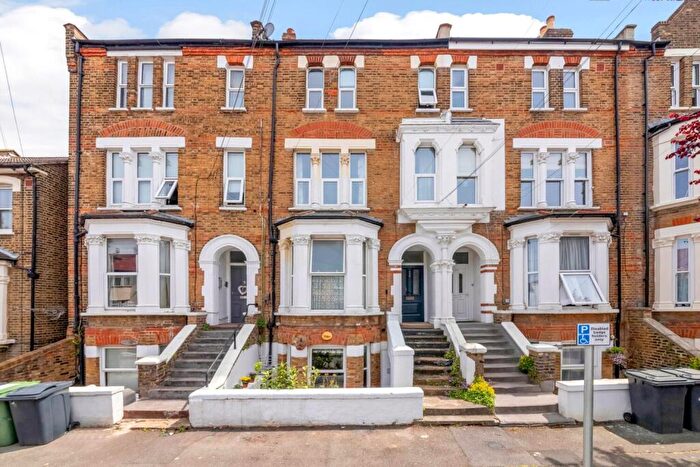 2 Bedroom Apartment For Sale In Wiverton Road, Sydenham, London, SE26