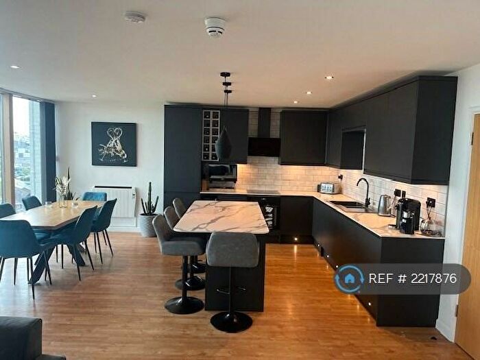 2 Bedroom Flat To Rent In Warwick Road, Manchester, M16