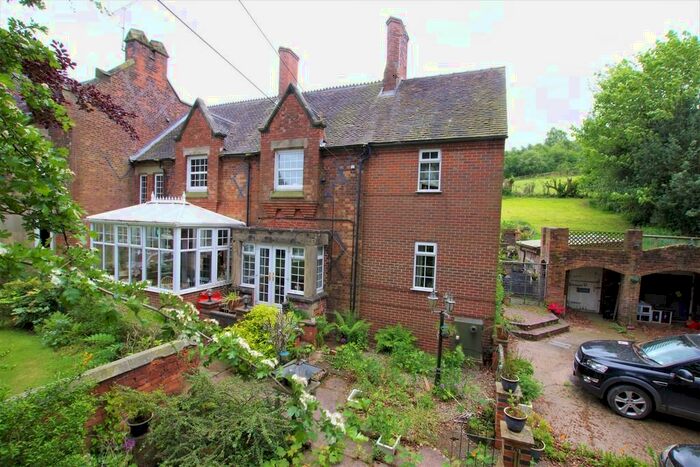 4 Bedroom Semi-Detached House For Sale In Eaves Lane, Cheadle, ST10