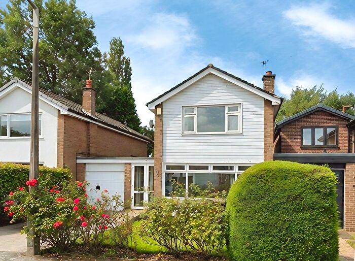3 Bedroom Link Detached House For Sale In High Elms, Cheadle Hulme, SK8