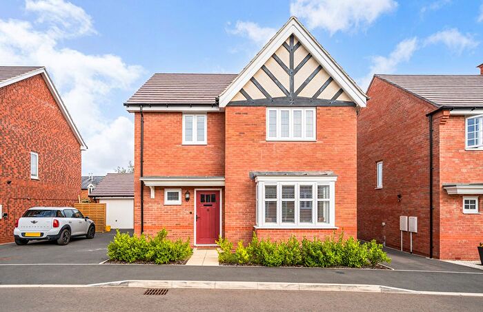 4 Bedroom Detached House For Sale In Thresher Street, Stratford-Upon-Avon, CV37