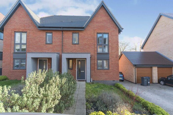 3 Bedroom House To Rent In New House Farm Drive, Northfield, Birmingham, B31