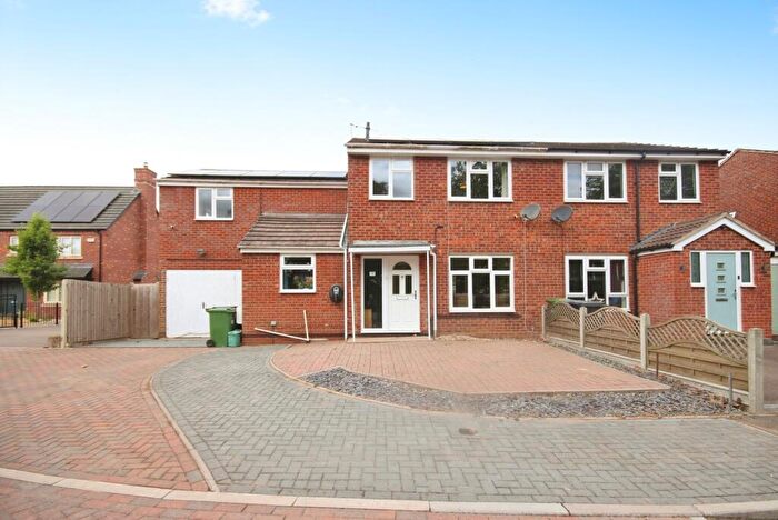 4 Bedroom Semi Detached House For Sale In Spring Lane, Leamington Spa, Warwickshire, CV31