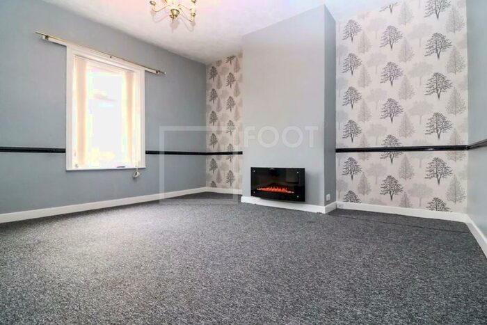 2 Bedroom Apartment To Rent In Not To Be Missed, Bedroom, Hipperholme, HX3