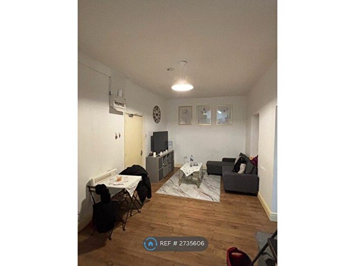 2 Bedroom Flat To Rent In North Street, Romford, RM1