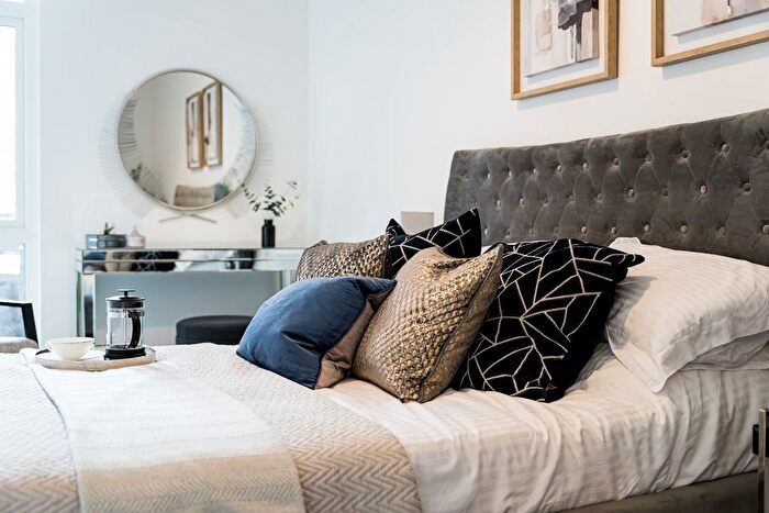 2 Bedroom Flat To Rent In Cotton Gardens, Bolton, BL1