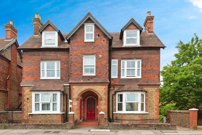 1 Bedroom Flat For Sale In Croydon Road, Reigate, Surrey, RH2
