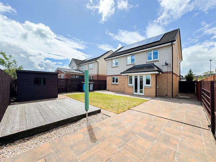4 Bedroom Detached House For Sale In Toftcombs Avenue, Stonehouse, ML9