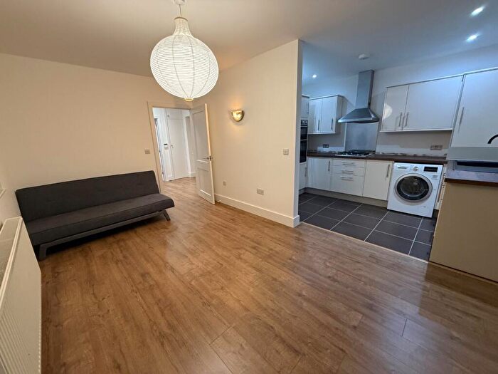 2 Bedroom Apartment To Rent In Gordon Heights, Stratford, E15