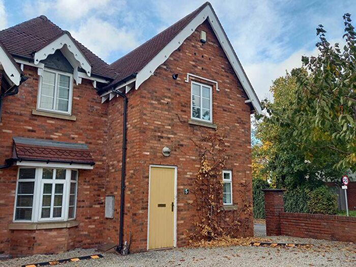 1 Bedroom Flat To Rent In Bottle Cottages, Metchley Lane, Harborne., B17