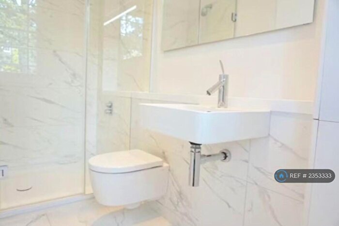 1 Bedroom Flat To Rent In Waterloo Terrace, London, N1