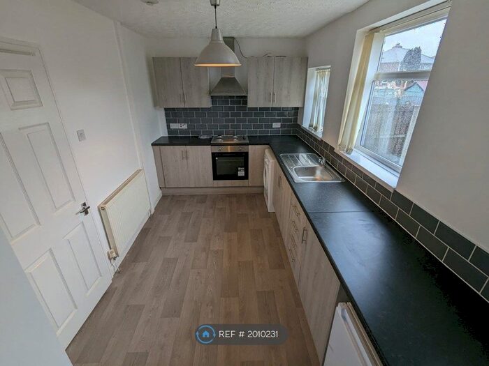 2 Bedroom Semi-Detached House To Rent In Waverley Crescent, Droylsden, Manchester, M43