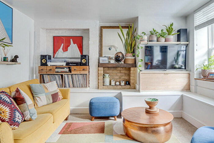 1 Bedroom Apartment For Sale In Forburg Road, Stoke Newington, London, N16