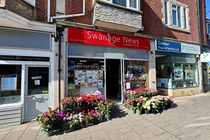 3 Bedroom Maisonette For Sale In Station Road, Swanage, BH19