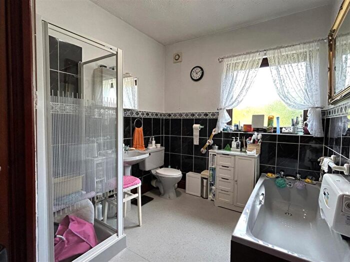 2 Bedroom Detached Bungalow For Sale In Heol Maelor, Coedpoeth, Wrexham, LL11