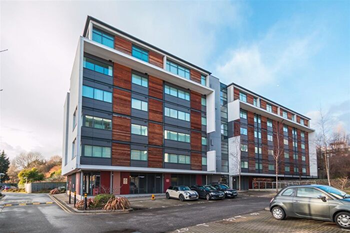 2 Bedroom Flat For Sale In Lexington Court, Broadway, Salford Quays, M50